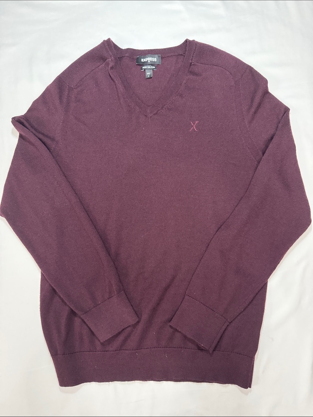 Express Men's V‑Neck Sweater Burgundy Medium
